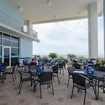 Majestic 1708 West - Tower I, Studio, Sleeps 4, Beachfront