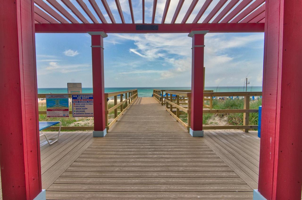 Majestic 1708 West - Tower I, Studio, Sleeps 4, Beachfront Apartment Panama City Beach